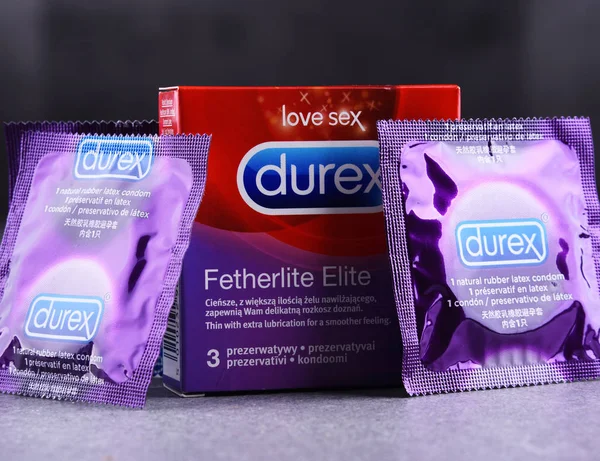 Poznan, Pol - 28 Eylül 2018: Durex ürünleri, bir marka prezervatif ilk olarak geliştirilen ve Ssl International tarafından İngiltere'de Anglo-Hollandalı şirket Reckitt Benckiser aittir 2010 yılından bu yana üretilen