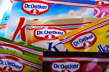 Poznan, Pol - 28 Eylül 2018: Bielefeld, Kuzey Ren-Vestfalya paket Dr Oetker ürünleri, Oetker grubunun sahibi olduğu Alman bir çokuluslu şirket merkezi.