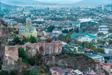 Tiflis, Gürcistan 'ın panoramik manzarası.