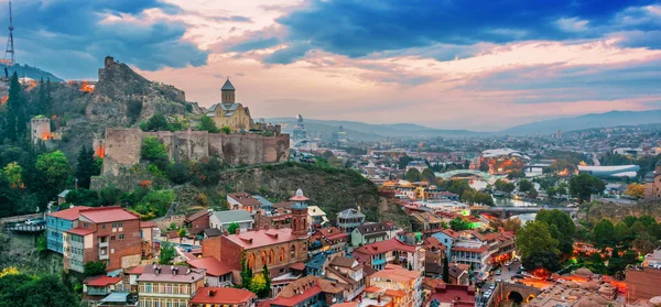 Panorámás Kilátás Tbiliszire Grúzia Naplemente Után — Stock Fotó