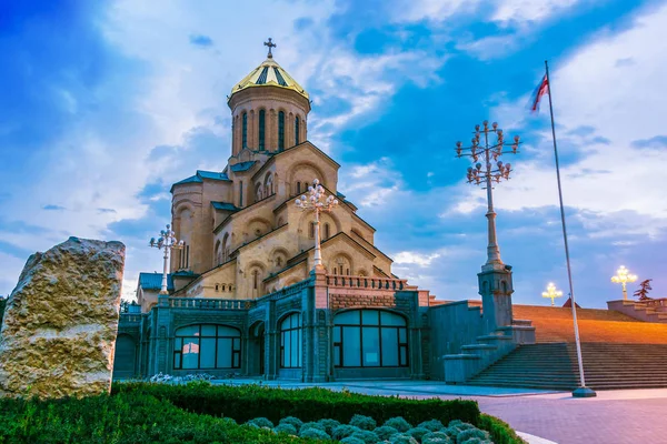 Sameba Den Heliga Trefaldighetskyrkan Tbilisi Georgien — Stockfoto