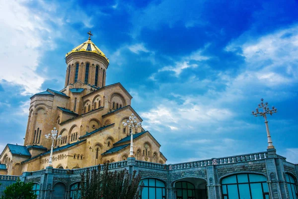 Sameba Den Heliga Trefaldighetskyrkan Tbilisi Georgien — Stockfoto