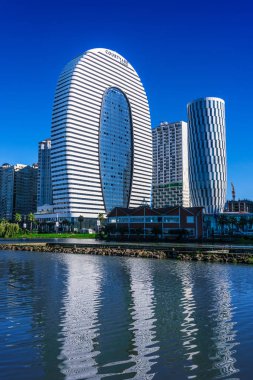 Batum, Gürcistan - 28 Ekim 2018: Batum, Gürcistan'ın Modern ticari mimarisi.