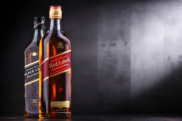 波兹南 波尔布特 2018年11月15日 约翰尼 沃克的瓶子 世界上分布最广泛的混合苏格兰威士忌品牌 年销量超过1 3亿瓶 — 图库照片