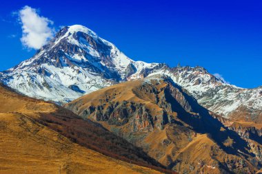 Mount Kazbek, üçüncü'nin Georgia. Büyük Caucasus.