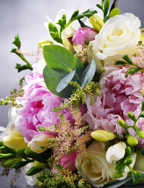 Composição Com Buquê Flores Recém Cortadas — Fotografia de Stock