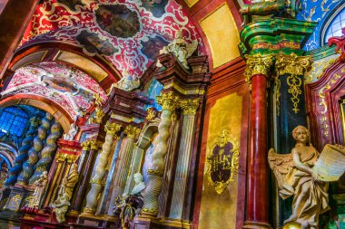 Poznan, Pol - 27 Kasım 2018: İç Fara, St Mary's Basilica Poznan, Polonya