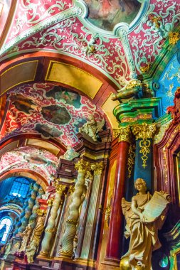 Poznan, Pol - 27 Kasım 2018: İç Fara, St Mary's Basilica Poznan, Polonya