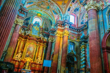 Poznan, Pol - 27 Kasım 2018: İç Fara, St Mary's Basilica Poznan, Polonya