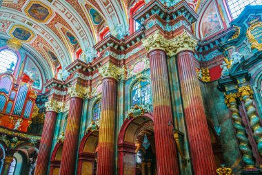 Poznan, Pol - 27 Kasım 2018: İç Fara, St Mary's Basilica Poznan, Polonya