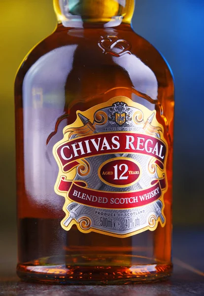 Познан Пол Ноября 2018 Года Бутылка Виски Chivas Regal Смешанного — стоковое фото