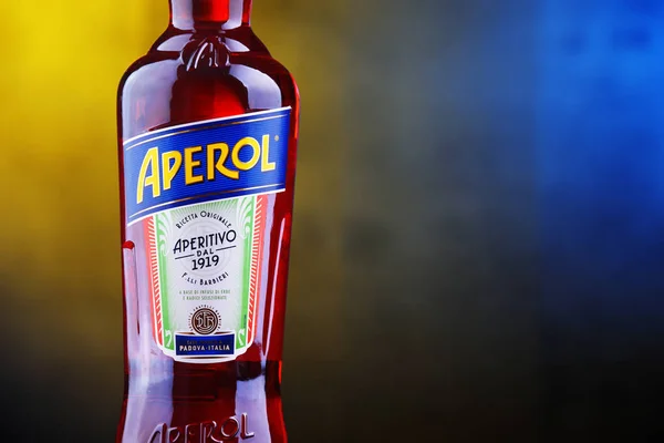 Poznan Pol Kasım 2018 Aperol Şişe Talyan Bir Aperatif Yılan — Stok fotoğraf