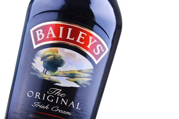 Познан Пол Dec 2018 Бутылка Ирландского Крема Baileys Ирландского Ликера — стоковое фото