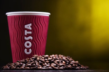 Poznan, Polonya - 30 Aralık 2018: Kupası Costa kahve, bir marka İngiliz çokuluslu kahvehane şirketin Dunstable, Bedfordshire Merkezi; dünyanın ikinci en büyük kahvehane Zinciri