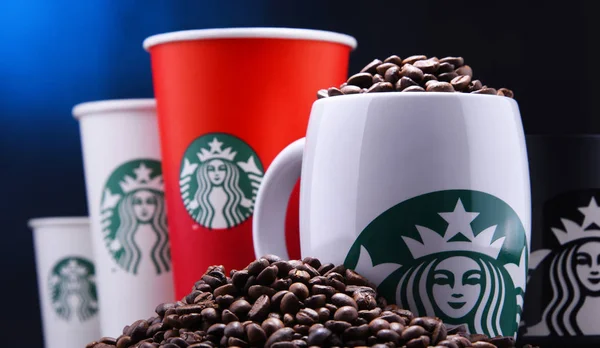 波兹南 波尔普斯 2018年12月30日 星巴克杯 咖啡公司和咖啡连锁店的名称 成立于西雅图 在华盛顿州 Usa 1971年 现在世界上最大的企业 — 图库照片