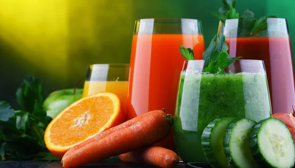 Gläser Mit Frischem Bio Gemüse Und Fruchtsäften Detox Diät — Stockfoto