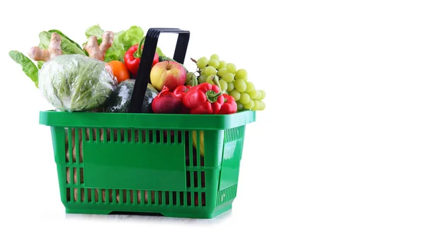 Fruits Légumes Biologiques Frais Dans Panier Plastique Isolé Sur Blanc — Photo