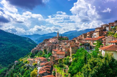 Apricale Imperia Eyaleti, Liguria, İtalya için görünümünü.
