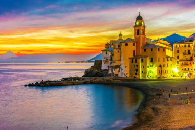 Camogli Büyükşehir Cenova şehir, Liguria, İtalya İtalyan Rivierası'nda turist resort