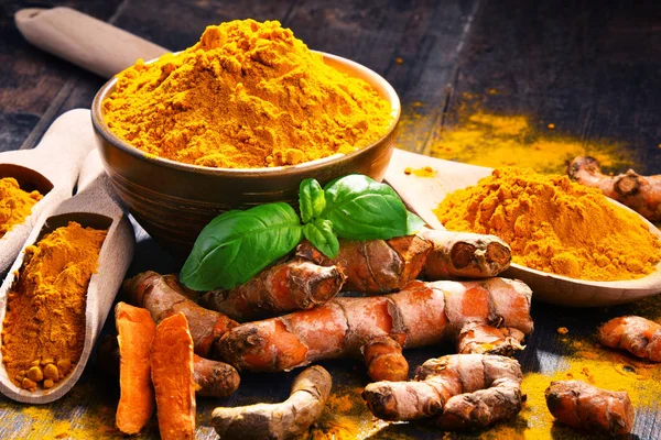 Compoziție Castron Pulbere Turmeric Masă Lemn — Fotografie, imagine de stoc