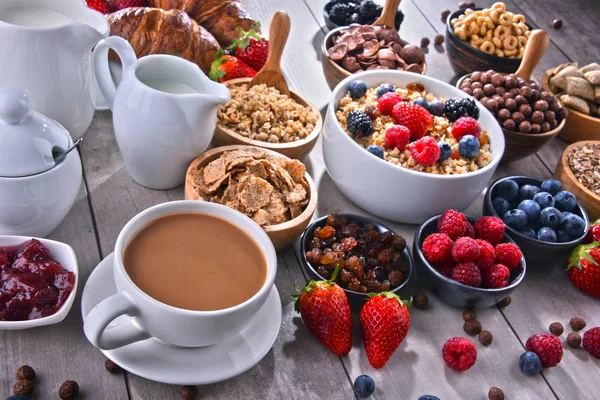 Composição Com Diferentes Tipos Produtos Cereais Pequeno Almoço Frutas Frescas — Fotografia de Stock