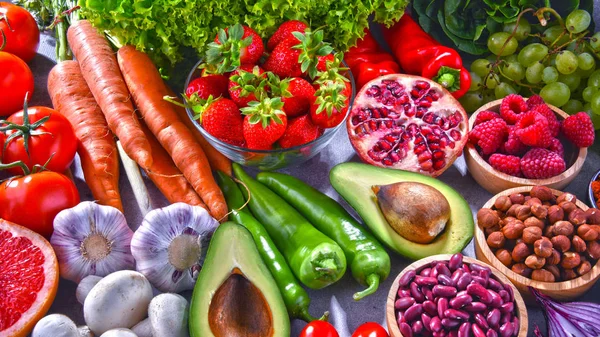Композиція Свіжими Вегетаріанськими Продуктами — стокове фото