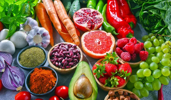 Samenstelling Met Verse Vegetarische Kruidenier Producten — Stockfoto