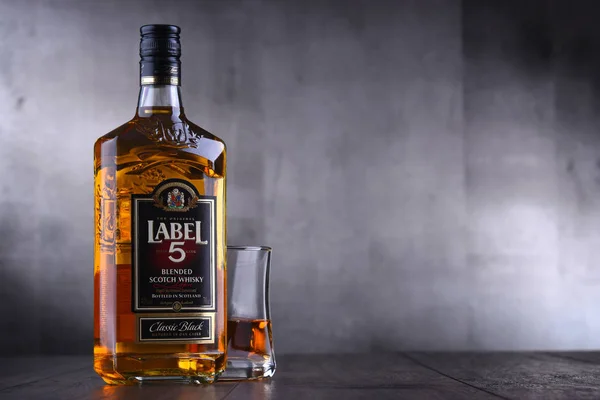 Poznan Pol Ocak 2019 Etiket Şişe Harmanlanmıştır Scotch Whisky Martiniquaise — Stok fotoğraf