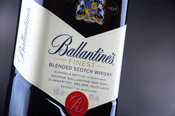 Poznan Pol Ene 2019 Botella Ballantine Segundo Whisky Escocés Más — Foto de Stock
