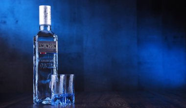 Poznan, Pol - 24 Ocak 2019: Şişe, Amundsen votka, şarap ve likör Arcus Asa, Norveç'in en büyük toptancı tarafından üretilen votka markası. 