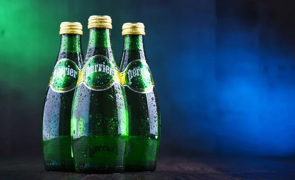 Poznan Pol Jan 2019 Garrafas Perrier Uma Marca Francesa Água — Fotografia de Stock