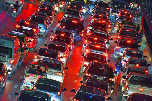 БАНГКОК, Таиланд - 29 января 2018 года: Улица Бангкока в час пик
.