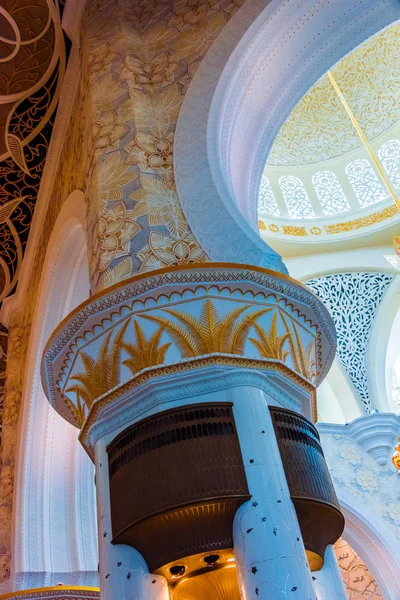 Interior Gran Mezquita Sheikh Zayed Abu Dhabi Emiratos Árabes Unidos — Foto de Stock