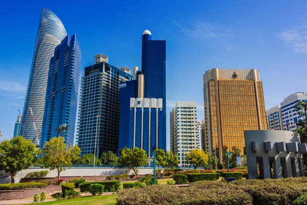 Abu Dhabi Egyesült Arab Emírségek 2019 Február Modern Építészetet Belvárosi — Stock Fotó