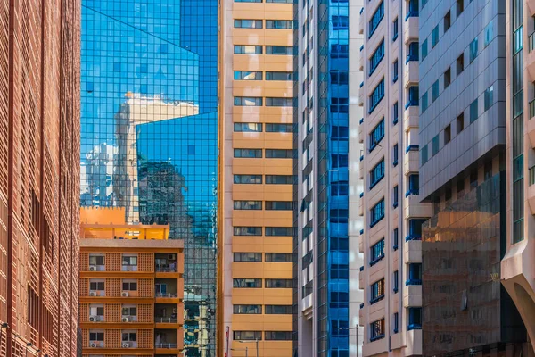 Arquitectura Moderna Del Centro Abu Dhabi Emiratos Árabes Unidos —  Fotos de Stock