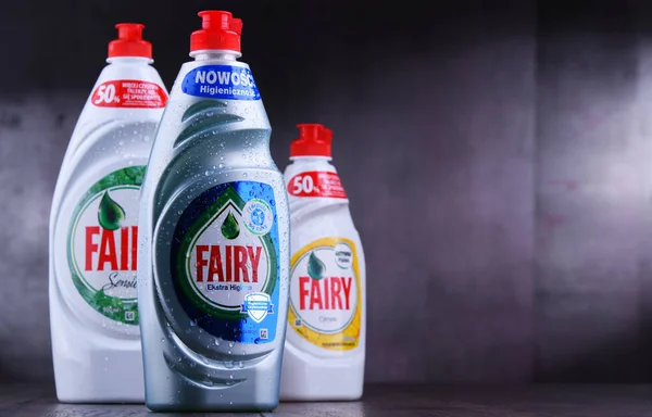 Plastové lahve detergentů miska víla — Stock fotografie