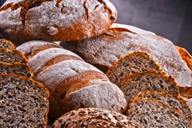 Çeşitli fırın ürünleriyle kompozisyon