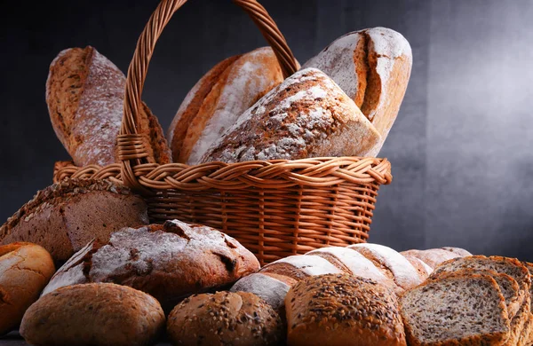 Samenstelling met diverse bakkerijproducten — Stockfoto