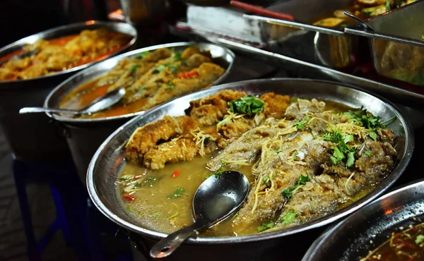 Comida callejera china vendida en Bangkok Chinatown —  Fotos de Stock