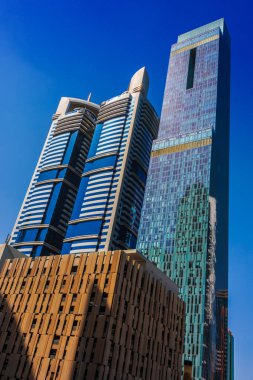 Mimarlık od Ticaret Merkezi 2 veya Dubai Finans Merkezi