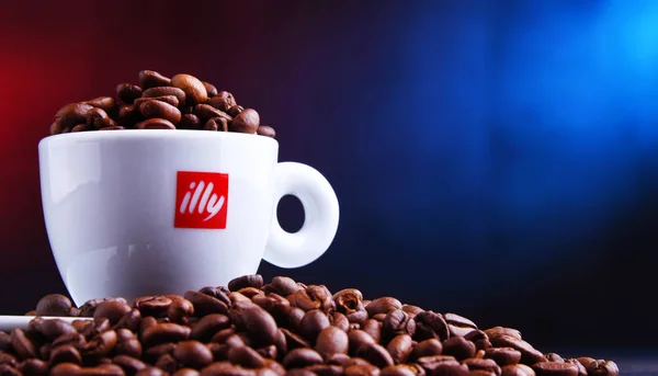 Grains Café Illy 250G Isolé Sur Fond Blanc Illycaff Est — Photo