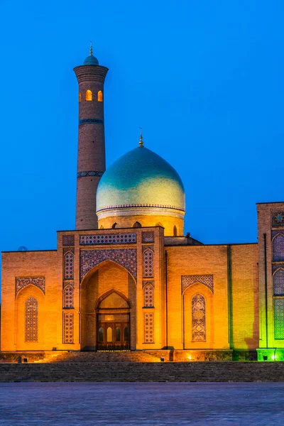 乌兹别克斯坦塔什干哈斯特伊玛目广场 — 图库照片