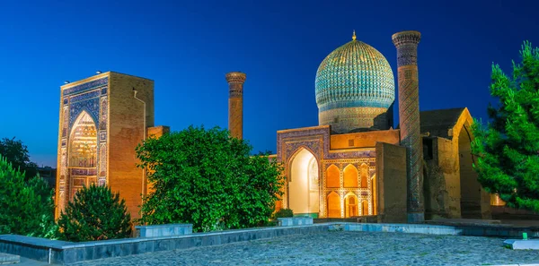 Guri Amir, een mausoleum van de Aziatische veroveraar Timur in Samarkand — Stockfoto