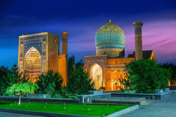 Guri Amir, een mausoleum van de Aziatische veroveraar Timur in Samarkand — Stockfoto