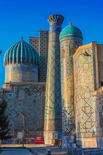 Registan, een oude openbare plein in Samarkand, Oezbekistan — Stockfoto