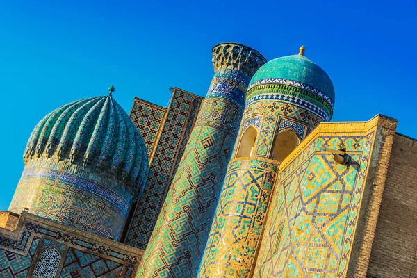 Registan, een oude openbare plein in Samarkand, Oezbekistan — Stockfoto