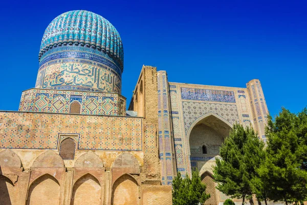 毕比汗清真寺在撒马尔罕，乌兹别克斯坦 — 图库照片