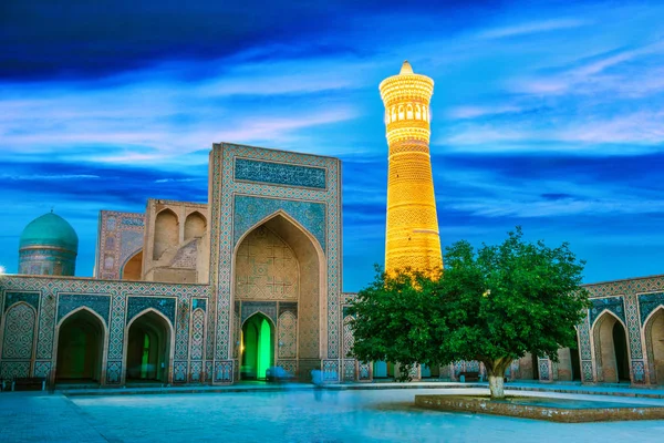 Po-i-Kalan of POI Kalan complex in Bukhara, Oezbekistan — Stockfoto