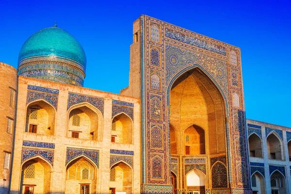 Po-i-Kalan of POI Kalan complex in Bukhara, Oezbekistan — Stockfoto