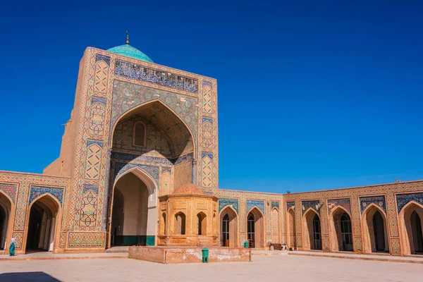 Po-i-Kalan eller POI Kalan Complex i Bukhara, Uzbekistan — Stockfoto